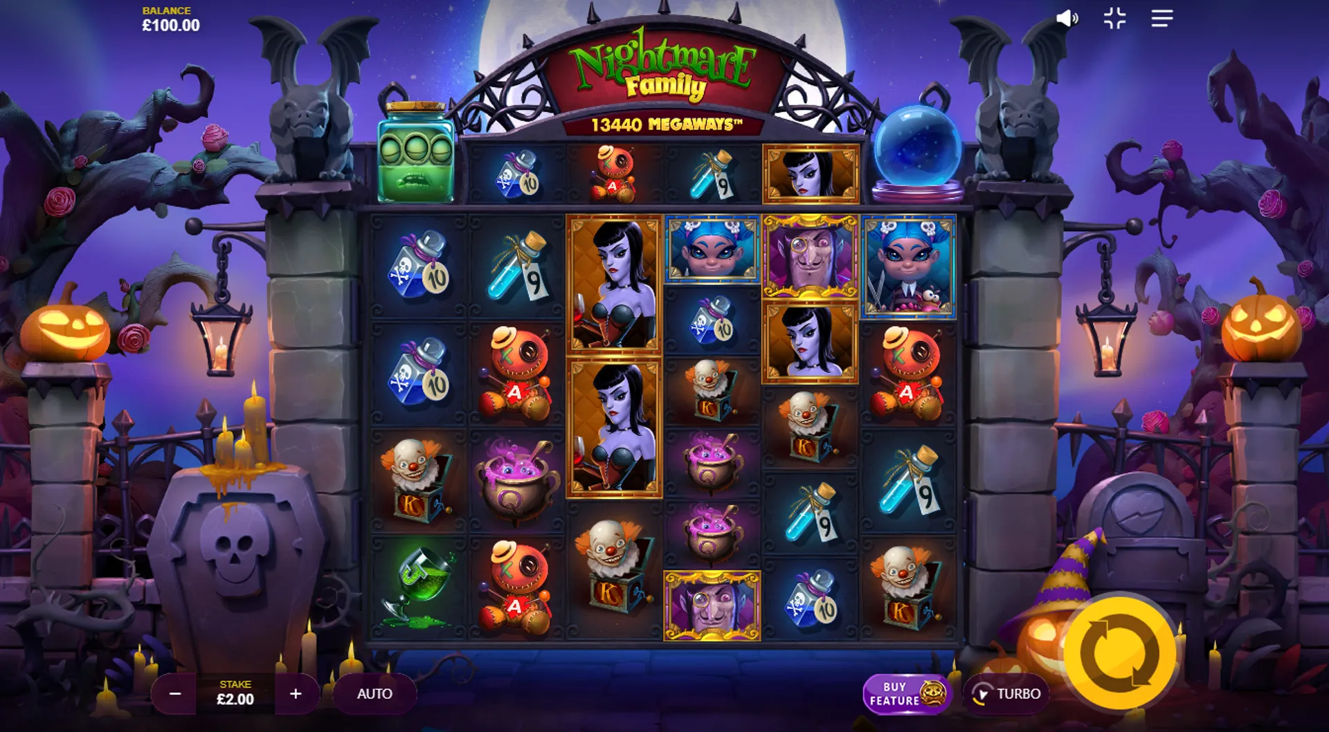 Así luce el juego base en Nightmare Family Megaways