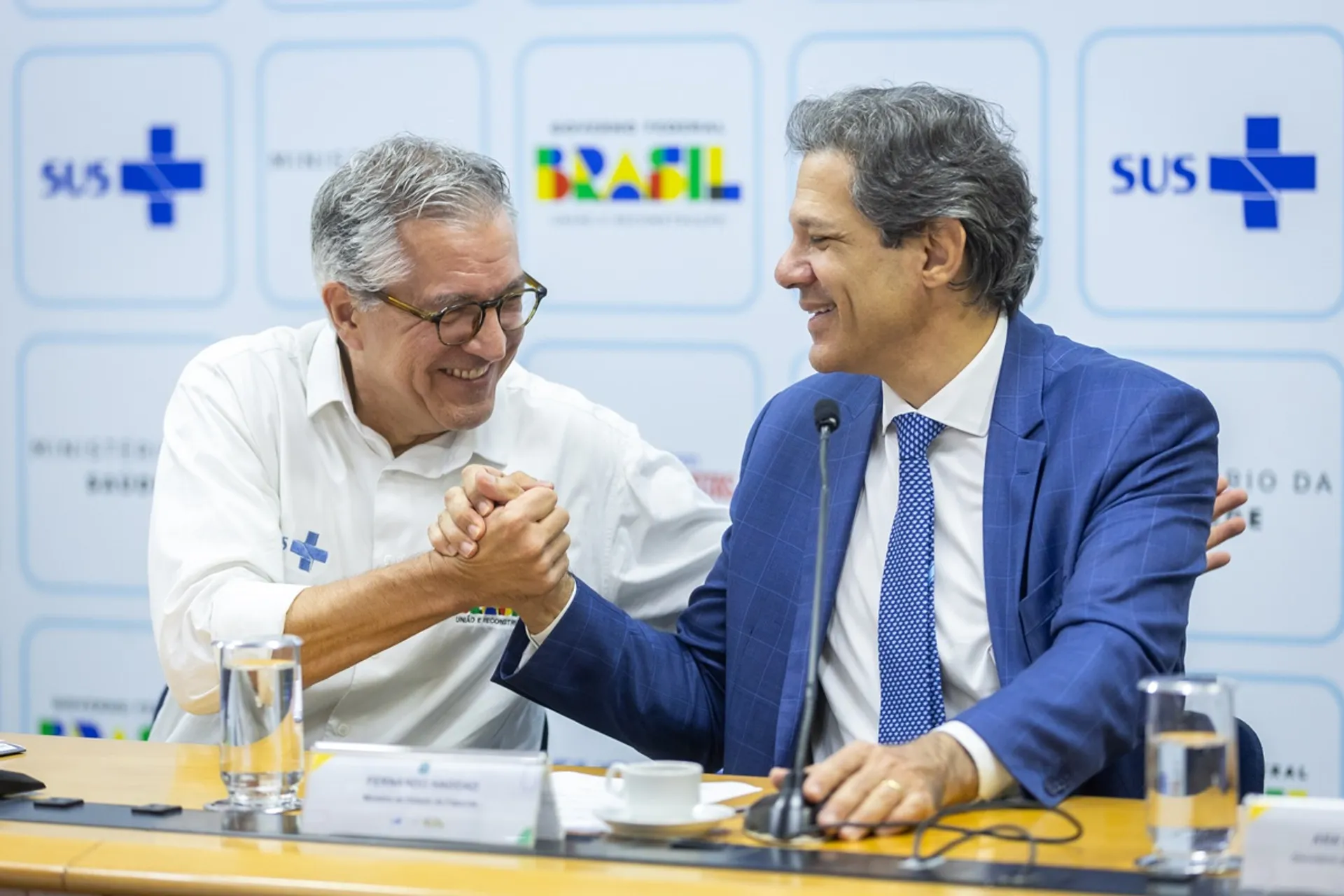 Alexandre Padilha, ministro da Saúde, e Fernando Haddad, ministro da Fazenda